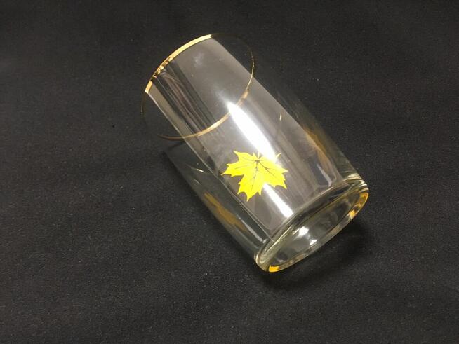 PRL stara szklanka Żółty liść