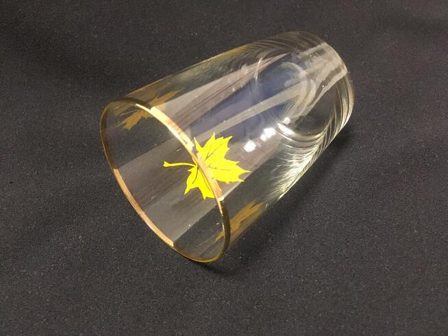 PRL stara szklanka Żółty liść