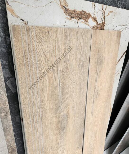 Płytki na schody, stopnica drewnopodobna 120X30 Guardian beż