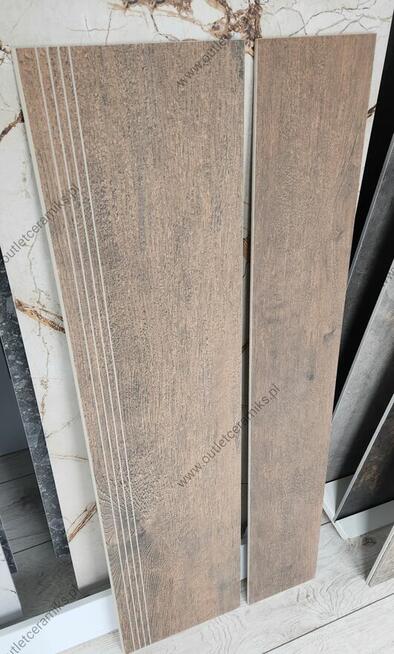 Stopnice drewnopodobne płytki na schody 120x30 Senatimental