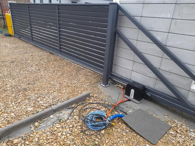 Brama przesuwna żaluzjowa, brama żaluzjowa