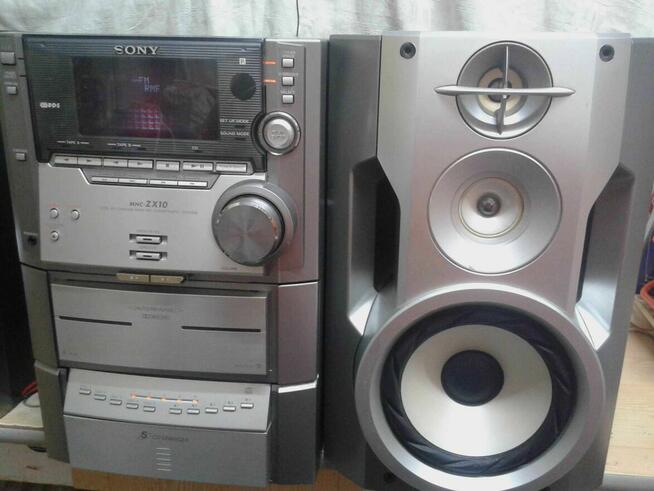 Wieża SONY z głosnikami mocna