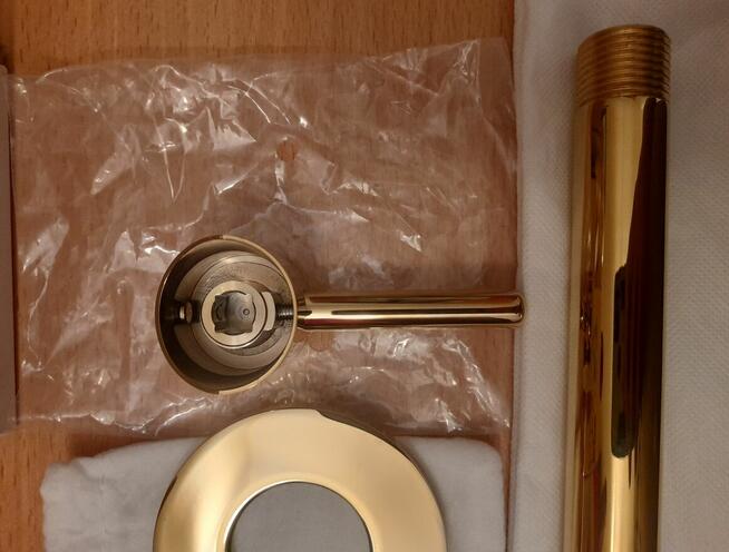 Bateria umywalkowa podtynkowa OMNIRES GOLD.