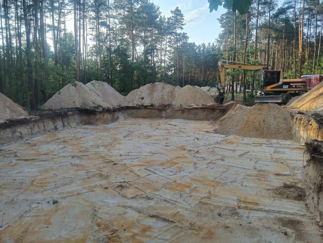 Piach ziemia kruszywo wykopy rozbiórki wywrotka koparka