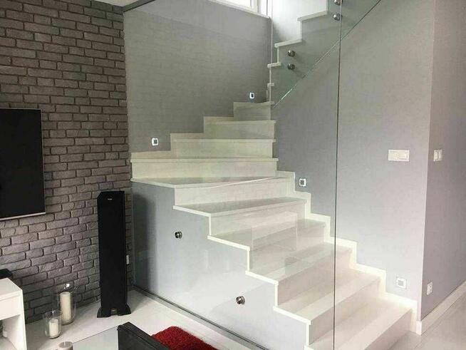 Schody kamienne, blaty kamienne, parapety kamienne