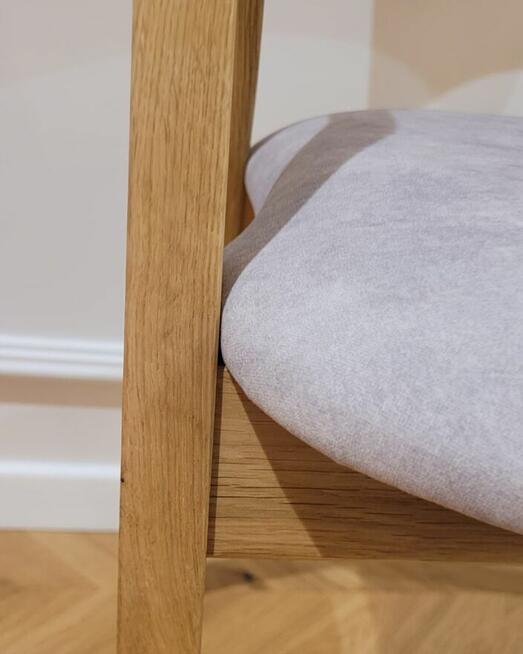 Krzesło z podłokietnikiem drewniane dębowe Carmen