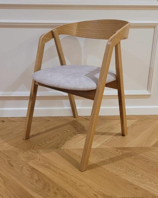 Krzesło z podłokietnikiem drewniane dębowe Carmen