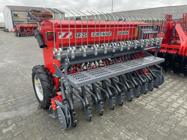 Siewnik Zbożowy Euro-Masz Euromasz 2,5m 2,7m 3,0m