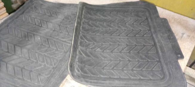 Dywaniki gumowe do Auta na tył.