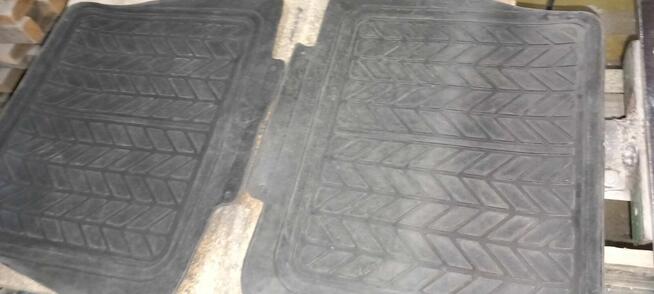 Dywaniki gumowe do Auta na tył.