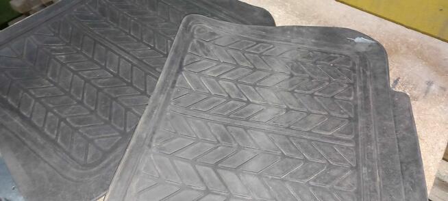 Dywaniki gumowe do Auta na tył.