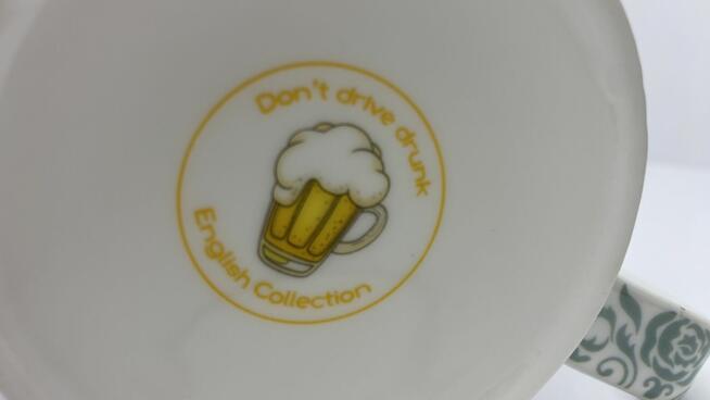 Kubek ceramiczny solidny z klasycznymi samochodami