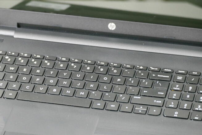 Laptopy HP 15BA009DX w perfekcyjnym stanie + torby HP 16 szt