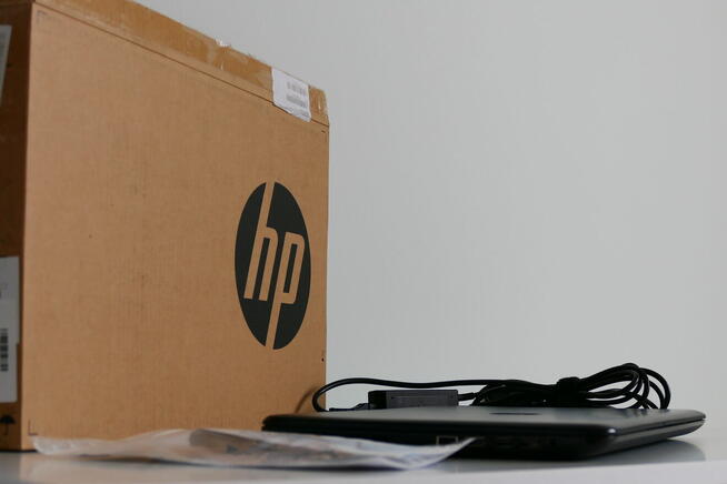 Laptopy HP 15BA009DX w perfekcyjnym stanie + torby HP 16 szt