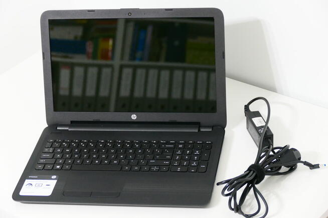 Laptopy HP 15BA009DX w perfekcyjnym stanie + torby HP 16 szt