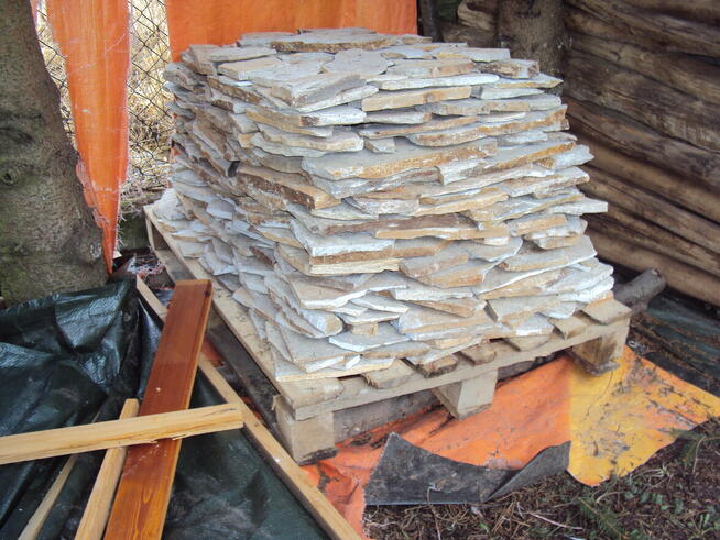 Kamien łamany-łupany