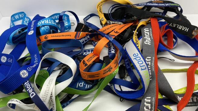 Smycze gadżety do kluczy, etykiet