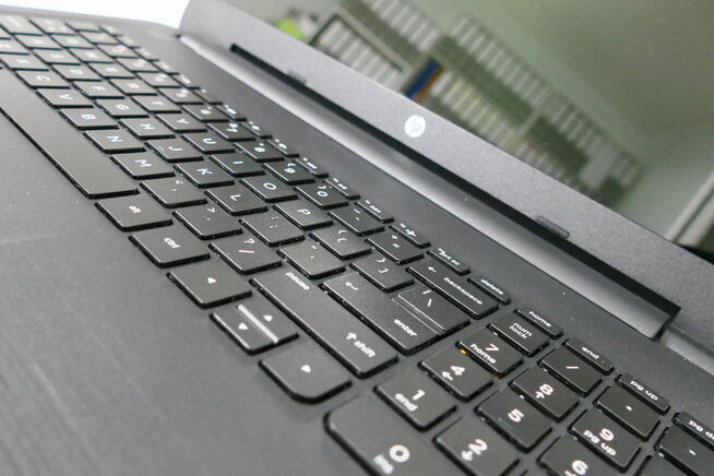 Laptopy HP 15BA009DX w perfekcyjnym stanie + torby HP 16 szt