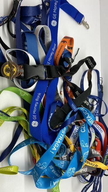 Smycze gadżety do kluczy, etykiet