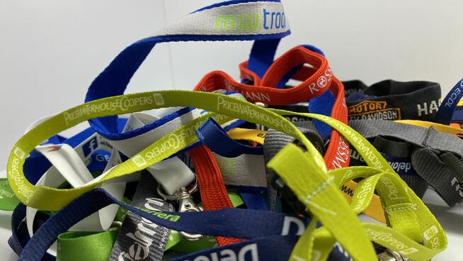 Smycze gadżety do kluczy, etykiet