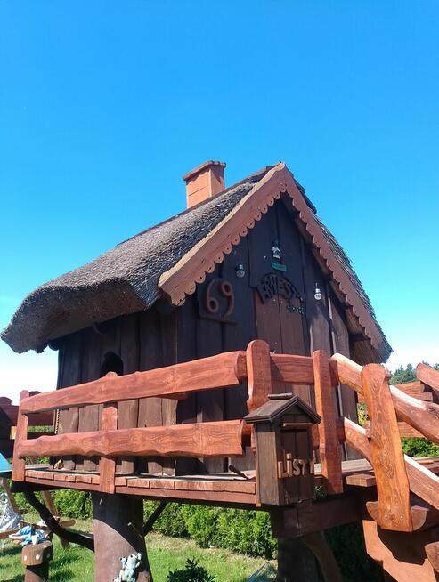 Drewniany domek dla dzieci