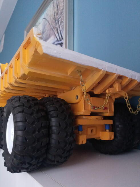 BIELAZ 75710 skala 1/43