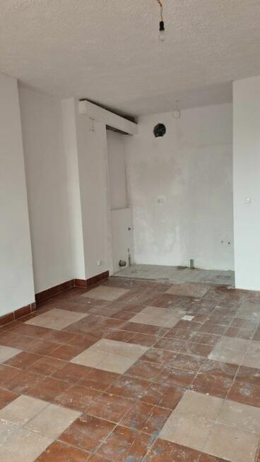 Lokal handlowy z witryną 64 m2 ul. Wielicka