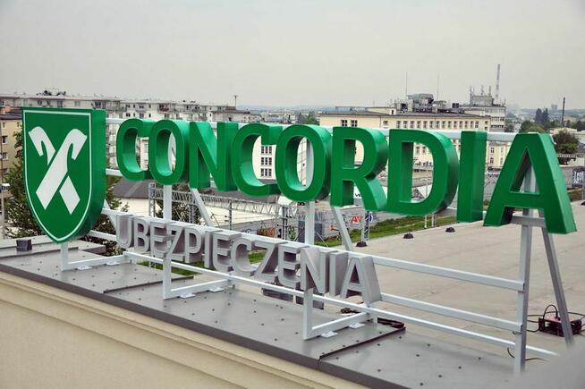 Litery przestrzenne 3D podświetlane