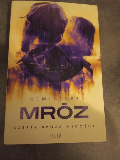 Szepty spoza nicości