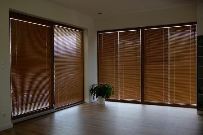 Żaluzja drewniana o lamelach 25mm | z dostawą i montażem