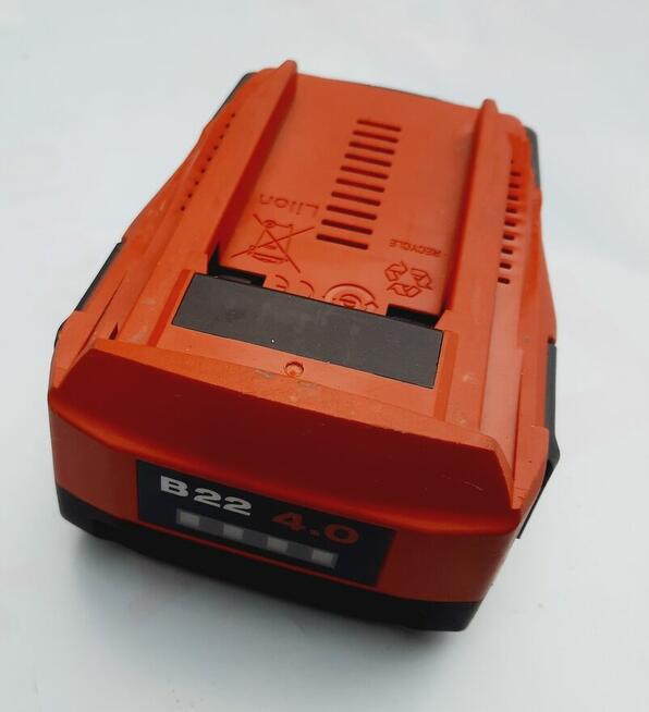 KILKA RAZY UŻYWANY AKUMULATOR HILTI B22 4Ah, W PEŁNI SPRAWNY