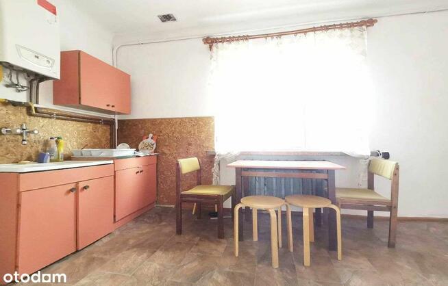 3-pokojowe mieszkanie, I piętro. Działka 552m2.