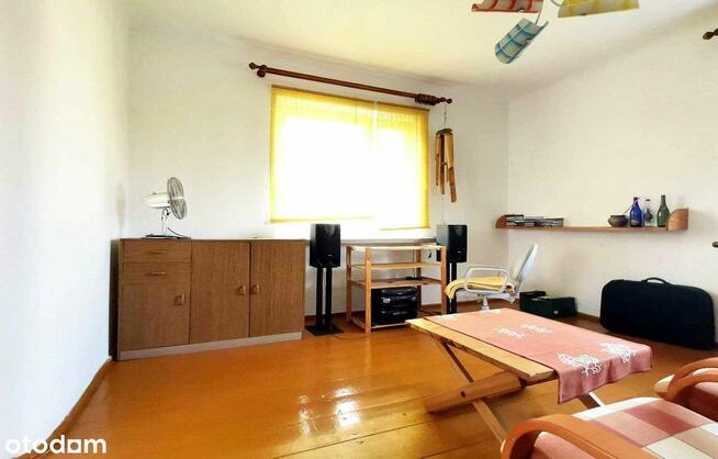 3-pokojowe mieszkanie, I piętro. Działka 552m2.