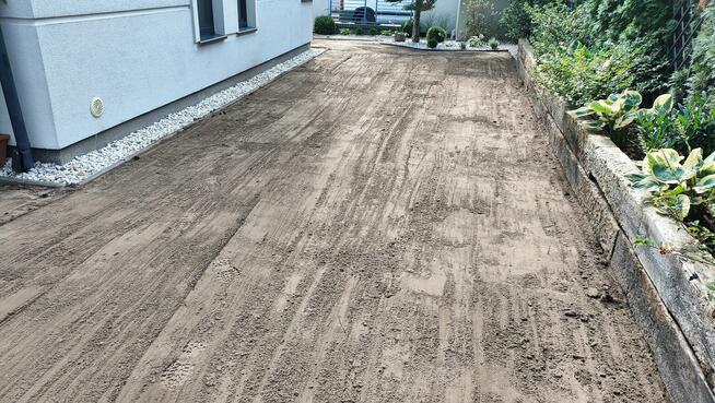 Pielęgnacja/Zakładanie ogrodów, usługi miniładowarką