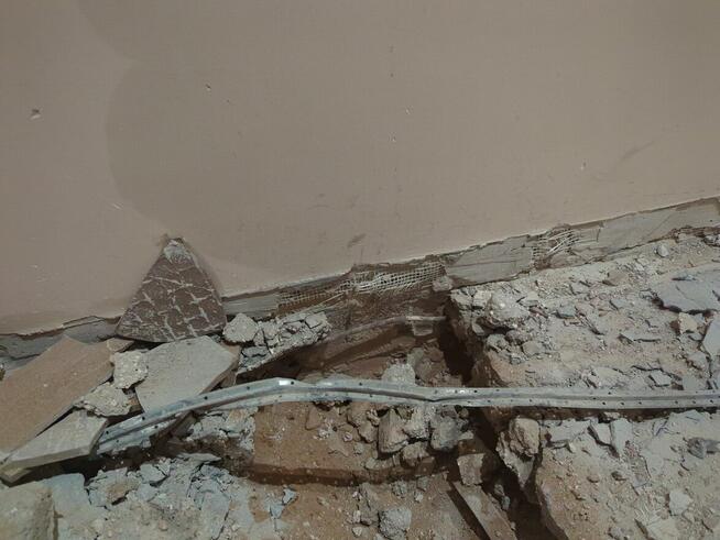 Wyburzenia i rozbiórki/ skuwanie tynków i posadzek