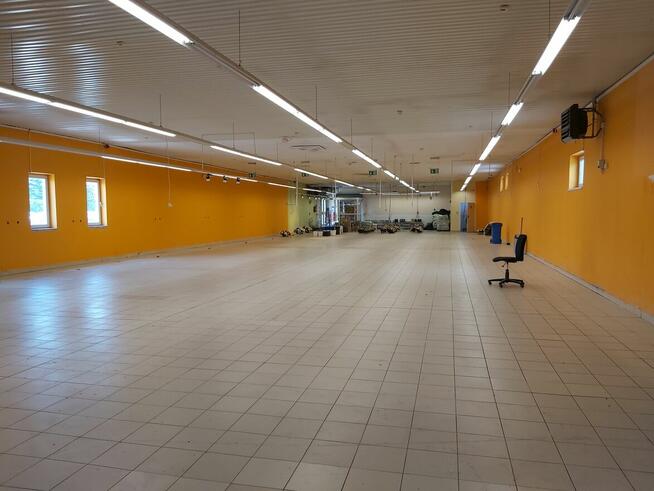 Jedlicze - wynajmę lokal handlowy/usługowy/magazyn - 700m2