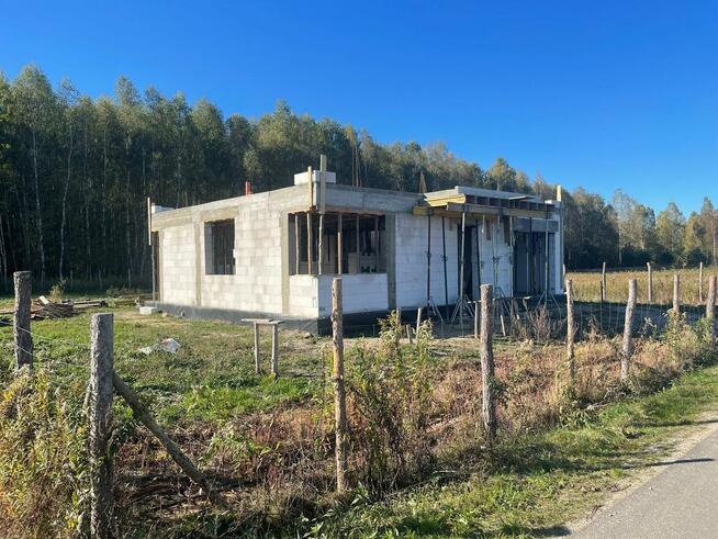 Budowlane Żabieniec gm. Parysów, przy granicy gm. Garwolin.