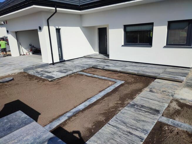 Układanie kostki brukowej