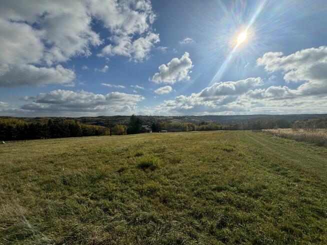 Piękna widokowa działka z pozwoleniem na budowę i mediami