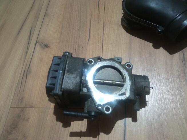 Przepustnica Citroen C5 2.0 16v RFN przedlift