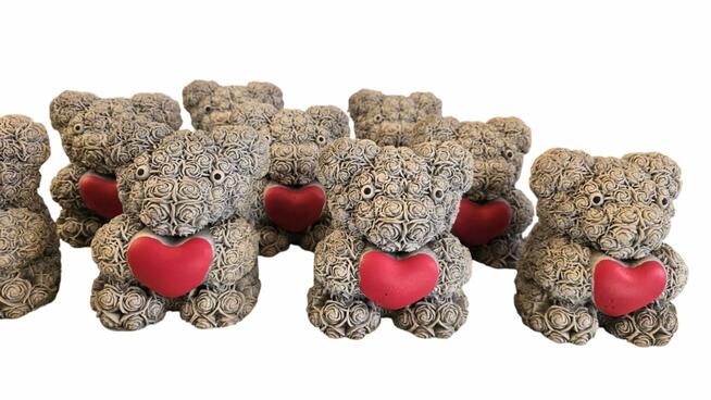 Miś gipsowy z sercem Figurka