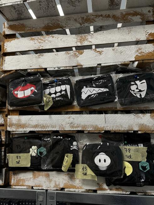 2600 sztuk Masek materiałowych z nadrukiem duża paczka faktu