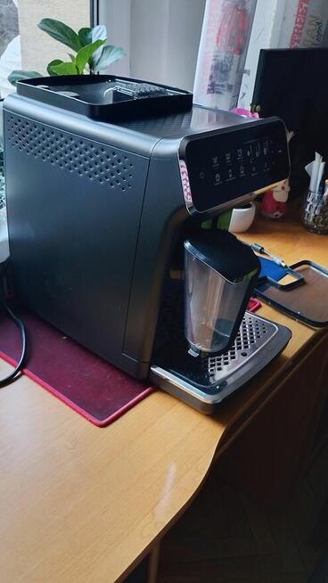 Ekspres Philips LatteGo EP3241/50