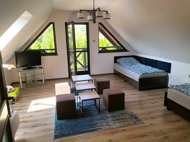 Dom nad jeziorem Mazury. Prywatna plaża i pomost.