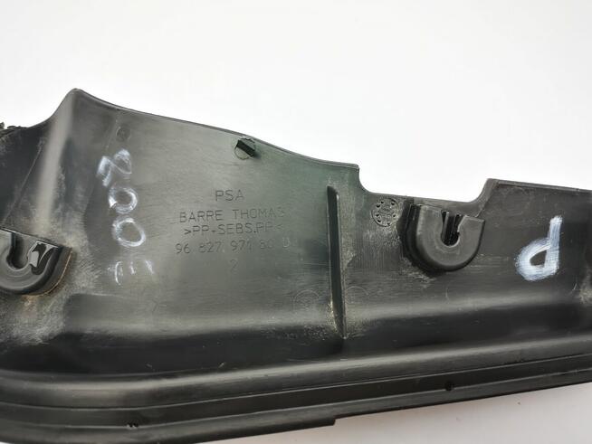 PEUGEOT 3008 I OSŁONA ZAŚLEPKA PRAWA KLAPY TYŁ 9682797180