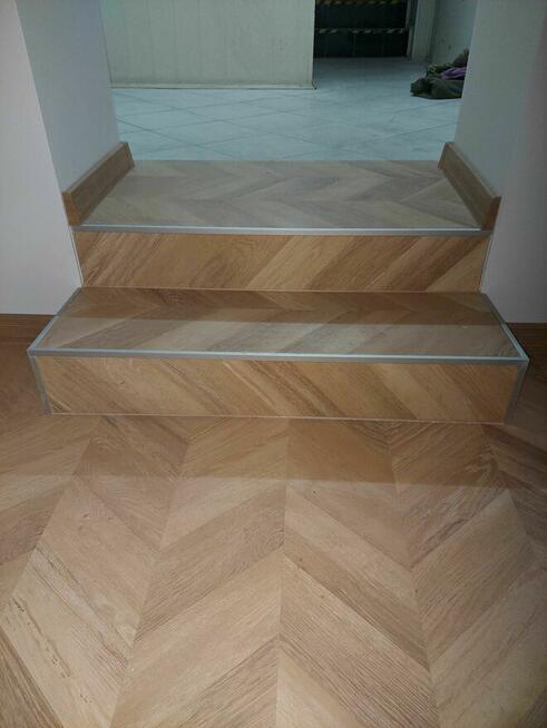 Ocieplanie poddaszy wełną malowanie plytki panele regipsy