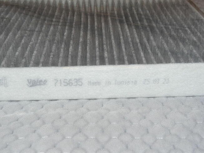 Filtr kabinowy z węglem Valeo 715635 Citroen C5 Peugeot 407