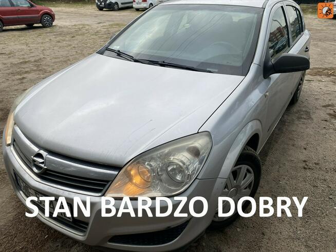 Opel Astra Niezawodna benzyna, opony wielosezonowe, Aux, po liftingu, zadbana