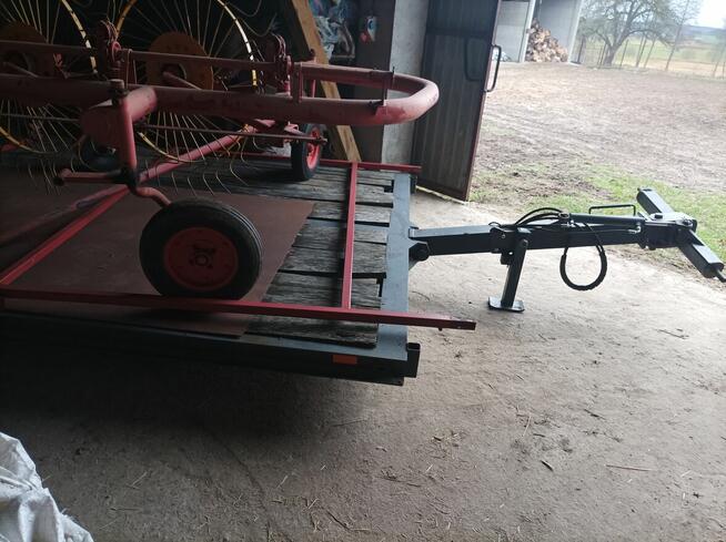 Platforma hydraulicznie podnoszona