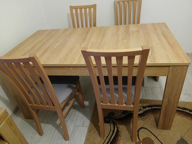 Sprzedam stół z krzesłami